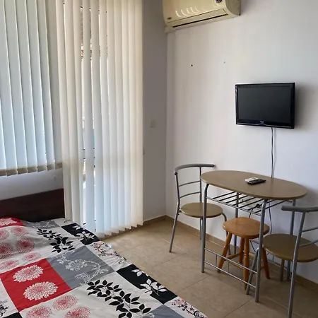 студио равда, първа линия- гледка море Apartamento Ravda