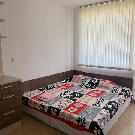 Apartamento студио равда, първа линия- гледка море Ravda